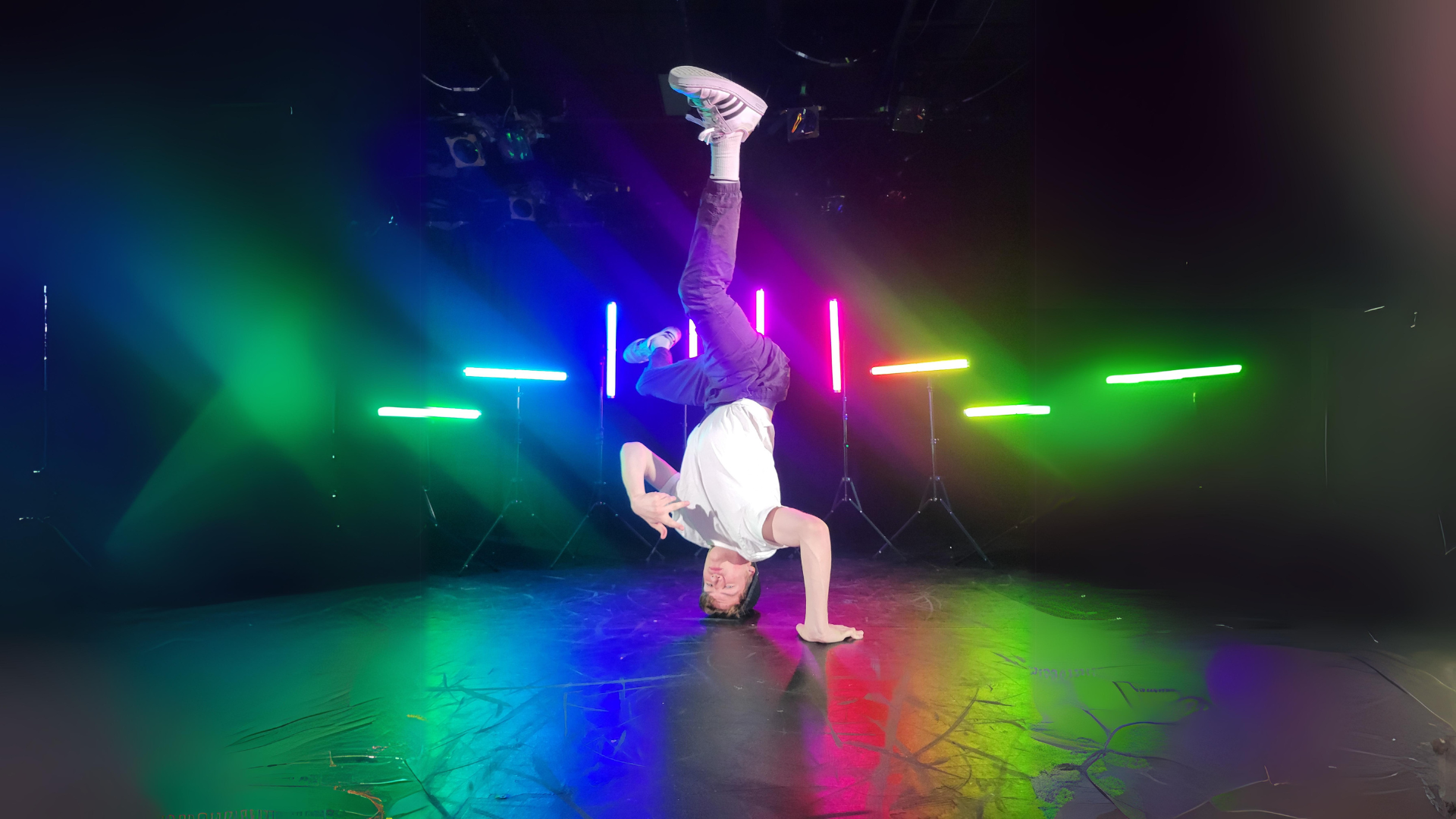 Ryan Longo breakdancing